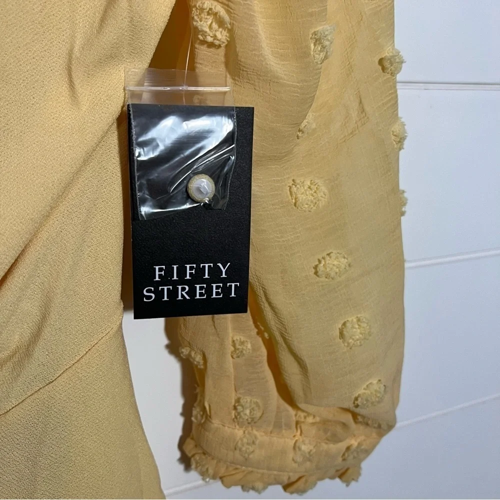 NWT Flowy fifty street top - Picture 4 of 7